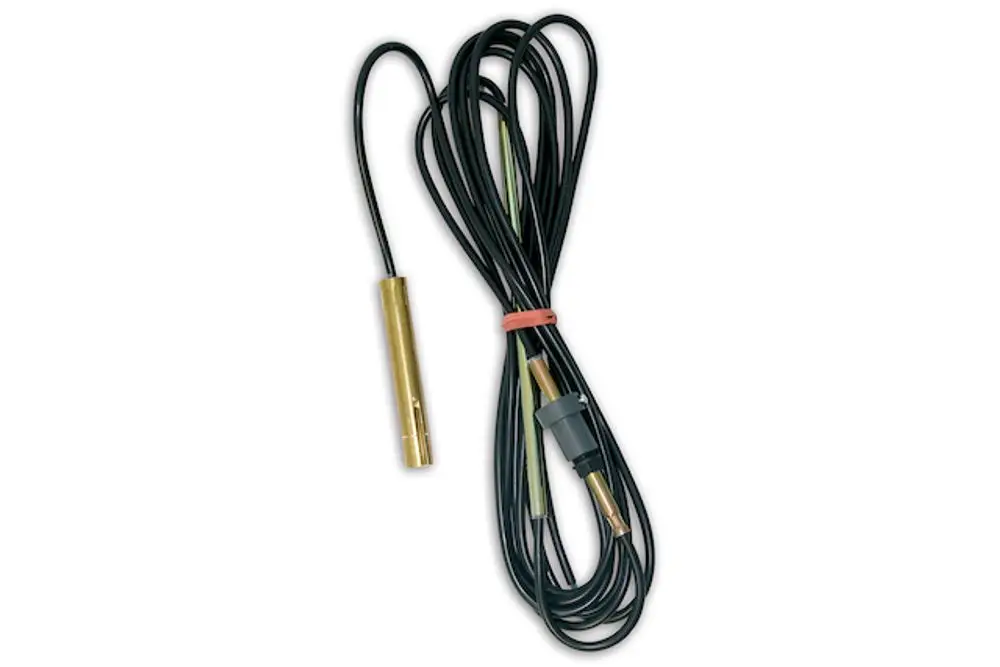 Tankfühlersonde mit einem langen Kabel und einem metallischen Sensor, hergestellt von Roth, zur Messung von Füllständen in Tanks.